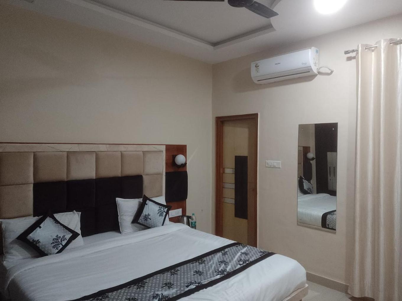 The Five Dimension Apartment อัครา ภายนอก รูปภาพ